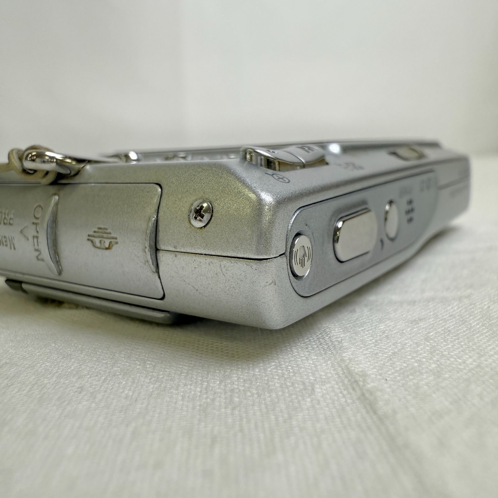 ストラップ付き