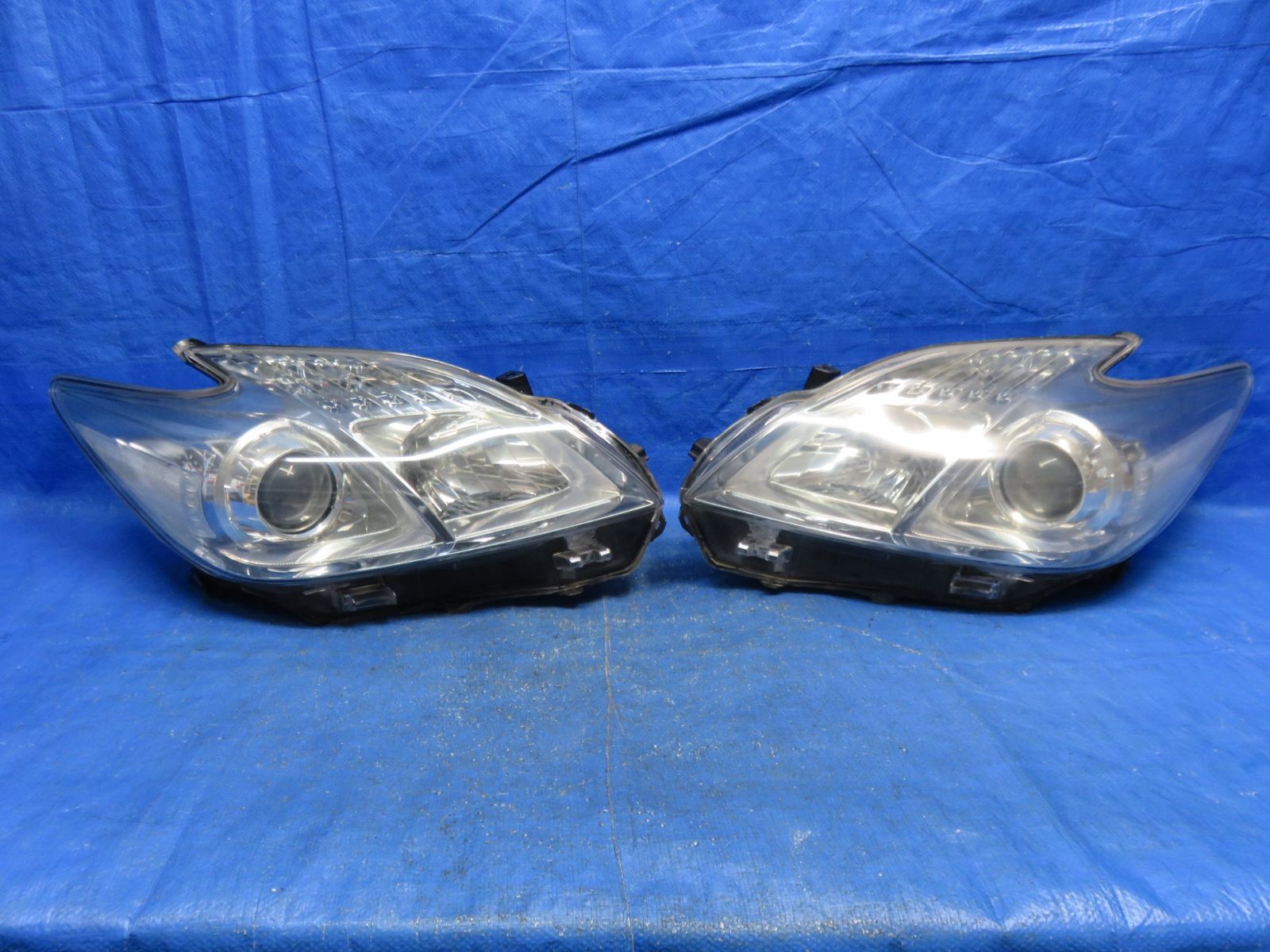 LA7309* 点灯OK プリウス ZVW30|前期 ヘッドライト|ハロゲン ヘッドランプ 左右セット|純正 KOITO 47-29 くすみ