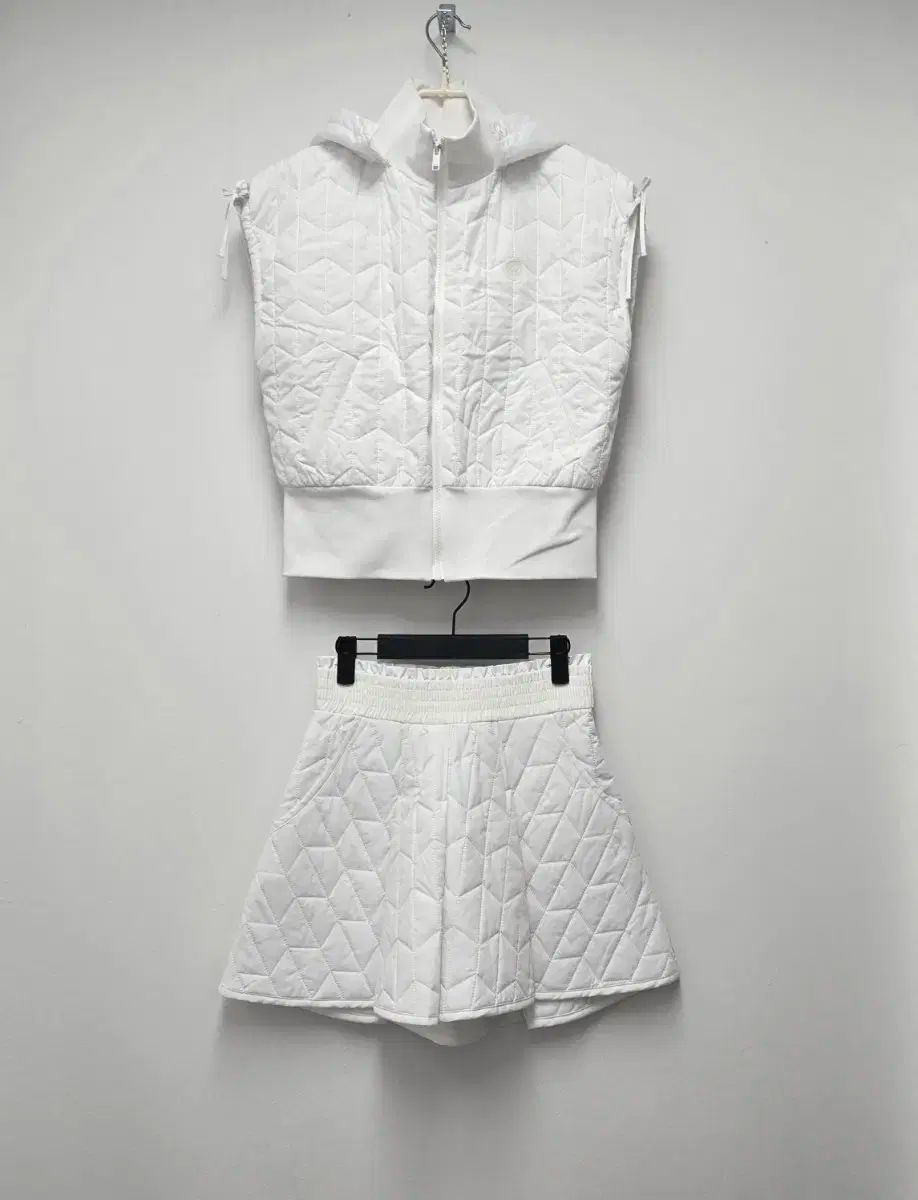 엠픽 白 キルティング WHO フード ベスト スカート セット
