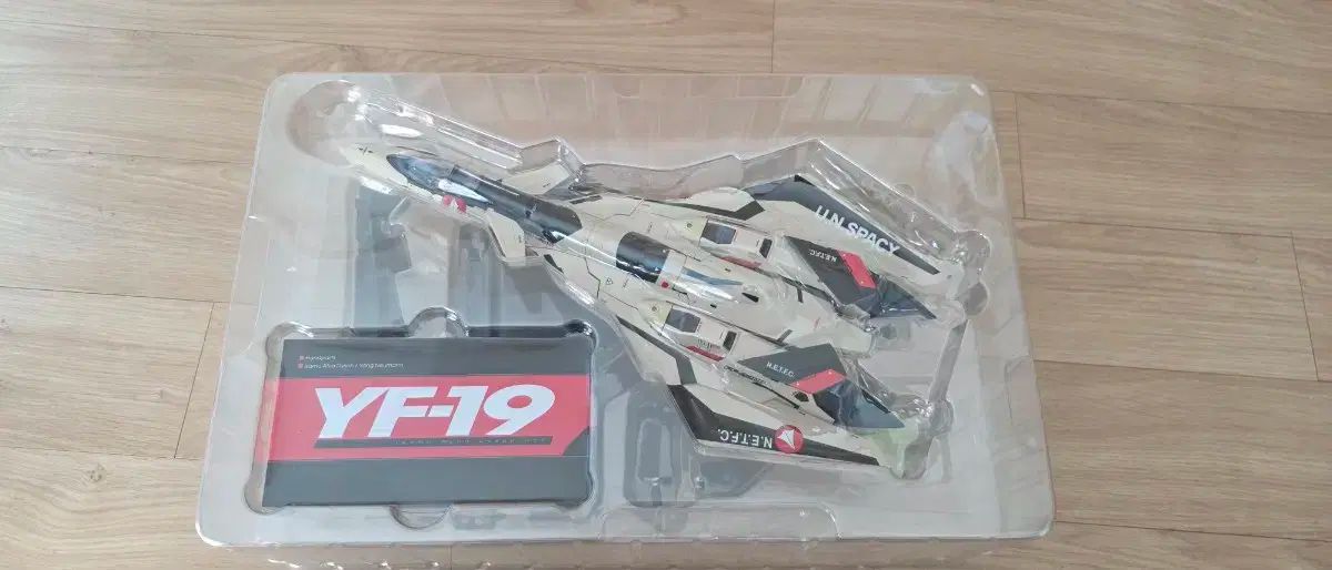 BANDAI DX超合金 超時空要塞マクロス YF-19