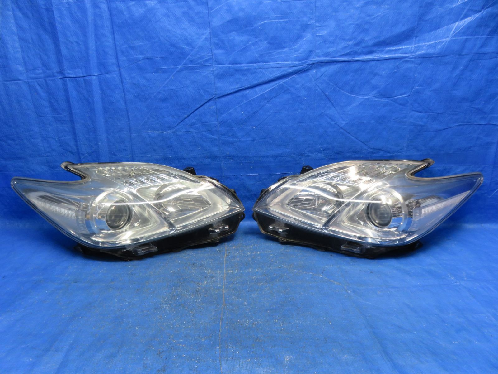 LA7310* 点灯OK プリウス ZVW30|前期 ヘッドライト|ハロゲン ヘッドランプ 左右セット|純正 KOITO 47-29 くすみ