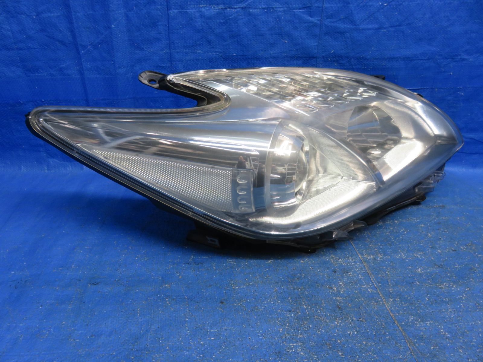 LA7310* 点灯OK プリウス ZVW30|前期 ヘッドライト|ハロゲン ヘッドランプ 左右セット|純正 KOITO 47-29 くすみ FFCRYSTALESIA_COM