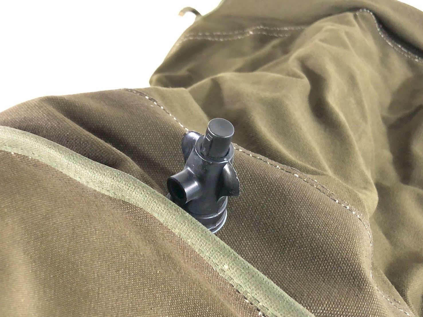 吊り下げ式ウォータージャグ 136リットル