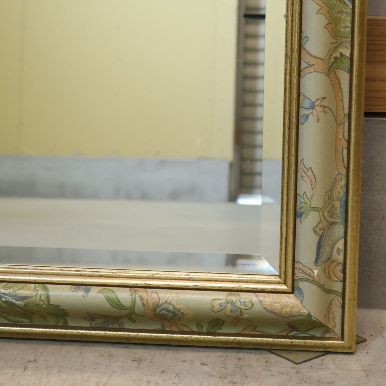 優雅 立て掛け鏡