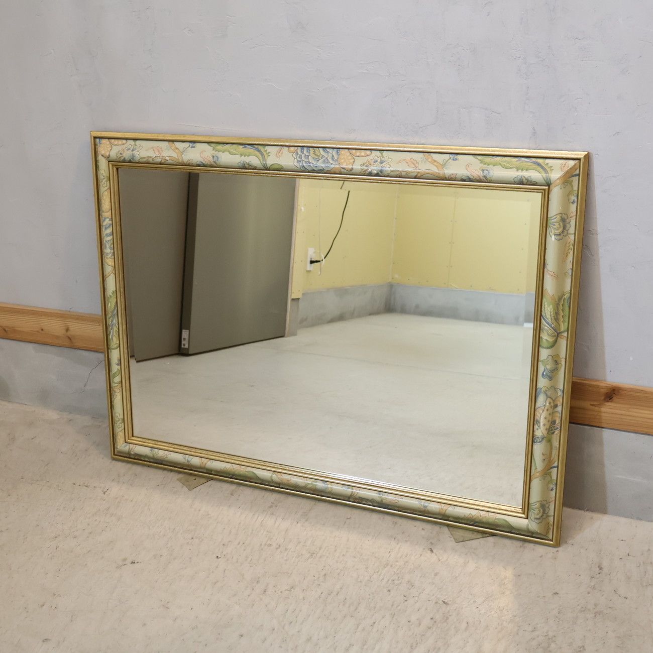 優雅 立て掛け鏡