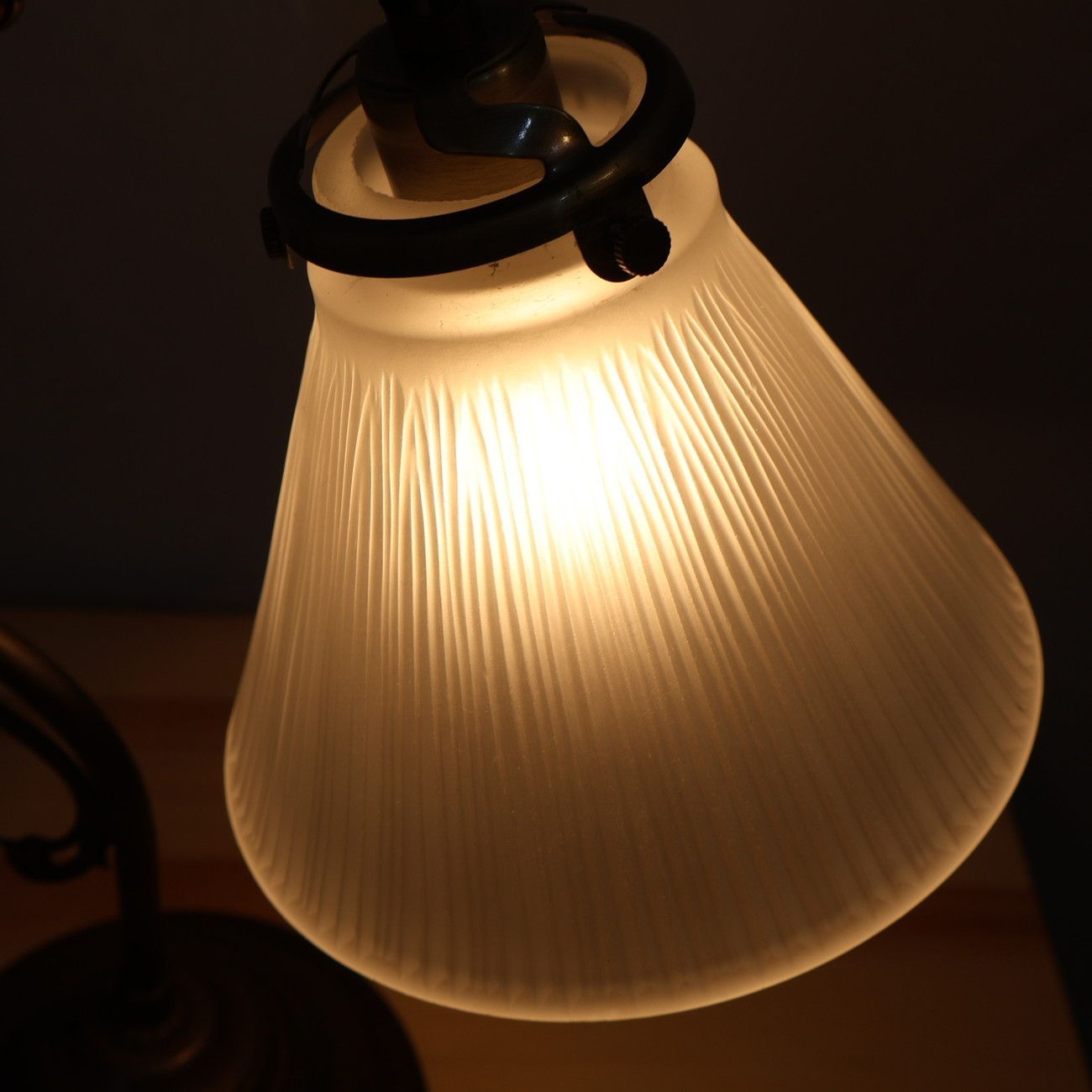 sunyow サンヨウ テーブルランプ ナイトスタンド クラシック エレガント テーブルライト スタンドライト 卓上照明 アンティーク調 NEXPOTALLINN_EU