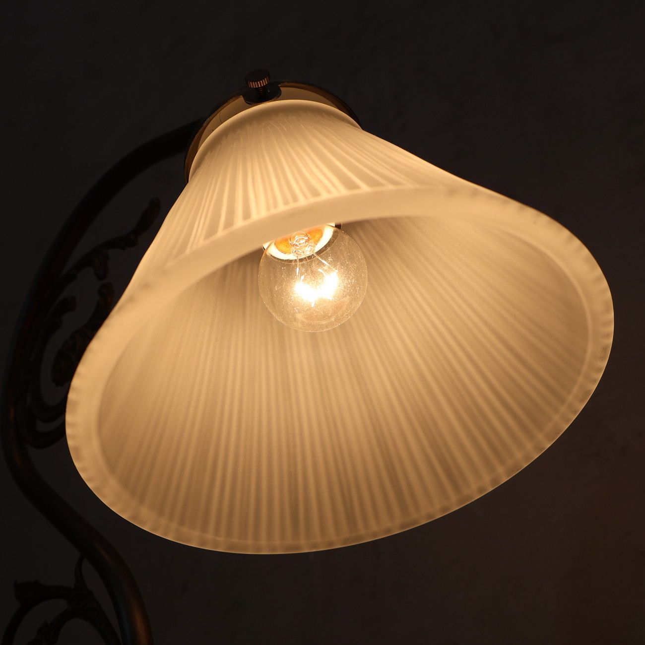 サンヨウ テーブルランプ