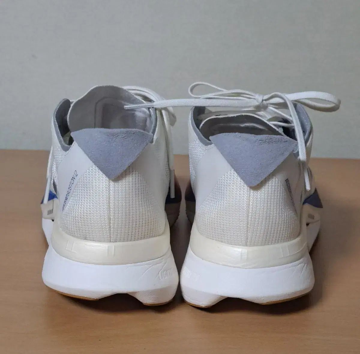 ランニングシューズ