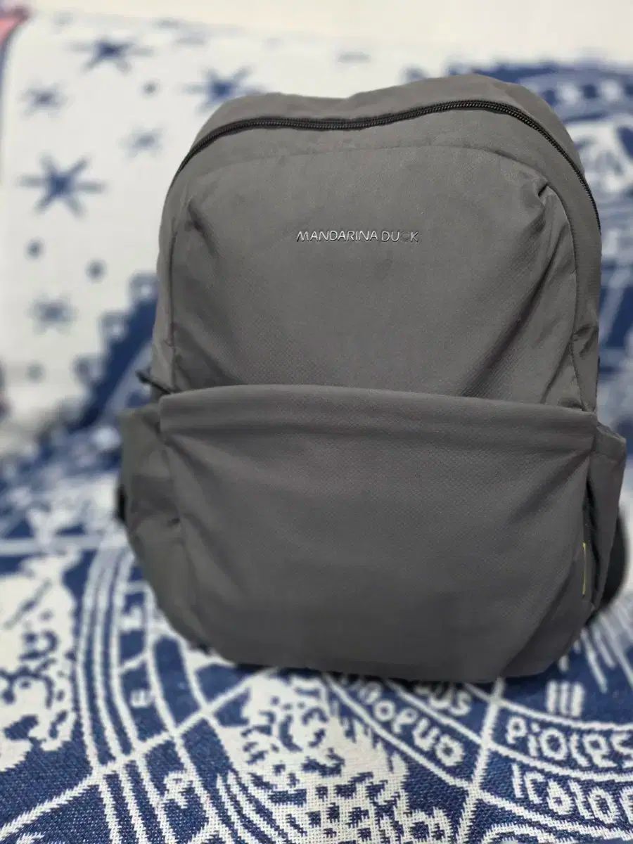 マンダリナダック バックパック グレー