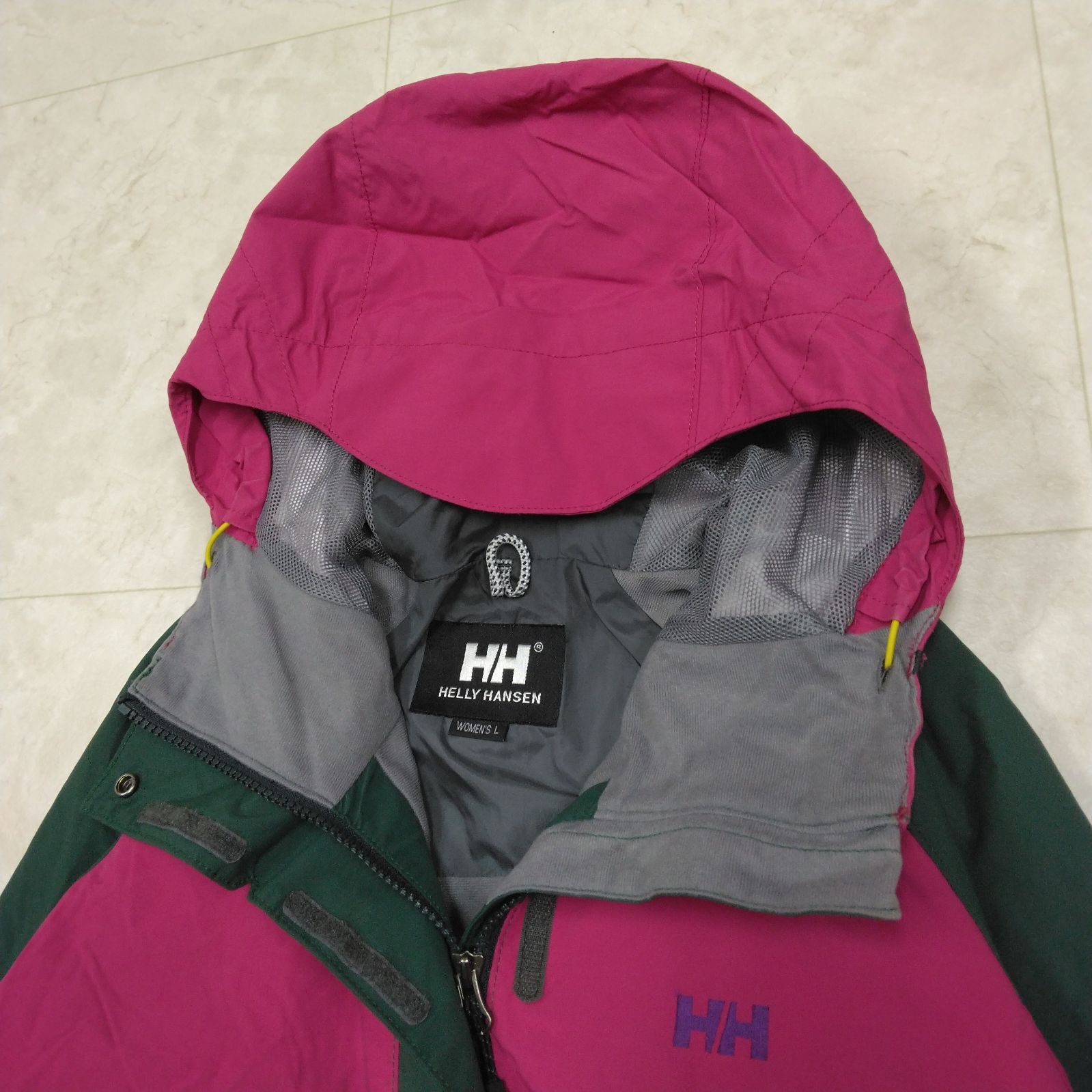 HELLY HANSEN