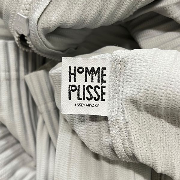 オムプリッセ イッセイミヤケ　プリーツブルゾン　サイズ2 HOMME PLISSE ISSEY MIYAKE（オムプリッセイッセイミヤケ）中古・古着