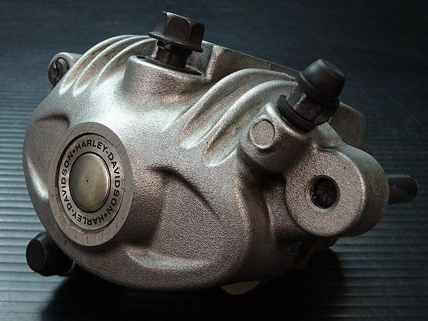 分解洗浄済 ♪ ハーレー スポーツスター XL1200R-I 純正 フロントブレーキキャリパー 右 ♪ E6742
