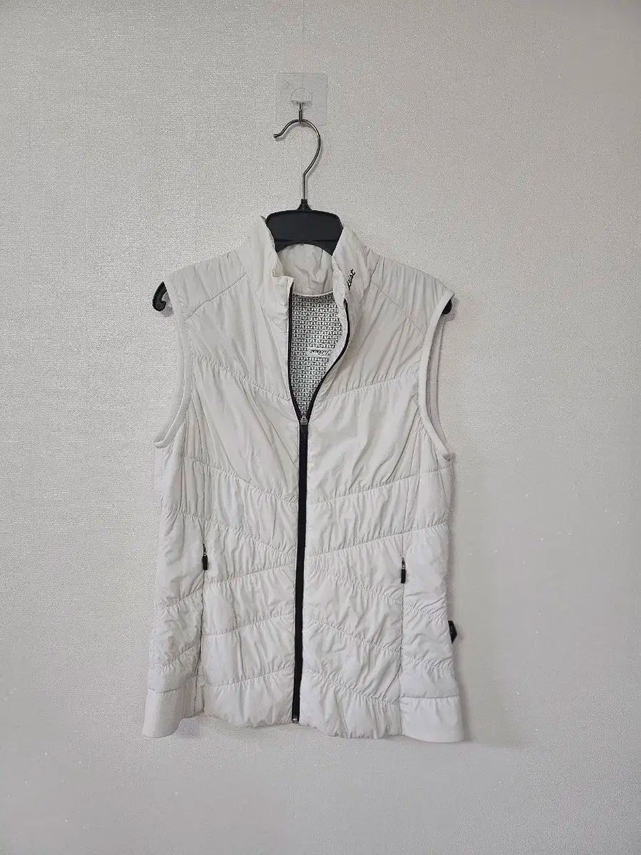 Titleist タイトリスト ゴルフ ダウン ベスト アイボリー90