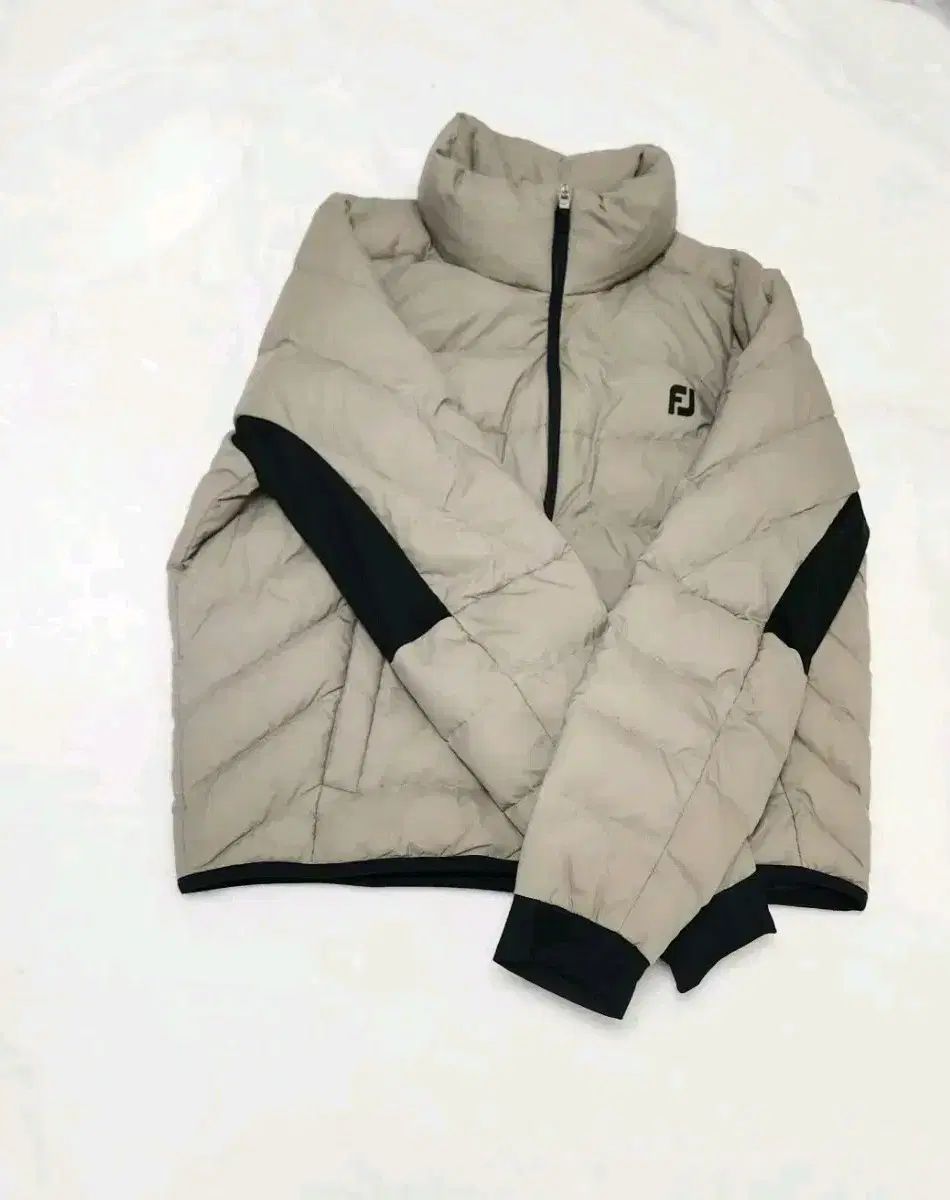 FootJoy フットジョイ グース ダウン 24年 短時間着用 状態 ベージュ