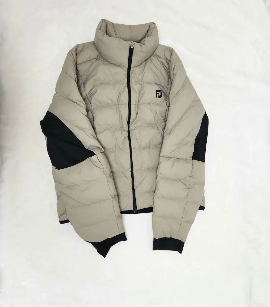 FootJoy フットジョイ グース ダウン 24年 短時間着用 状態 ベージュ