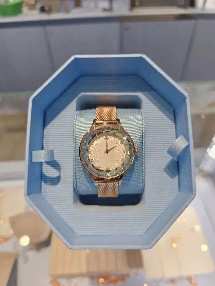 SWAROVSKI スワロフスキー 時計