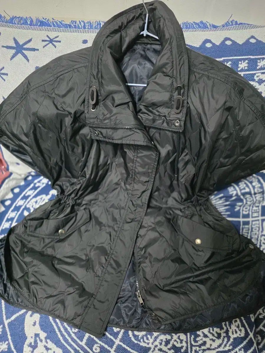 ブラック キルティング ハイネック ダウン ベスト