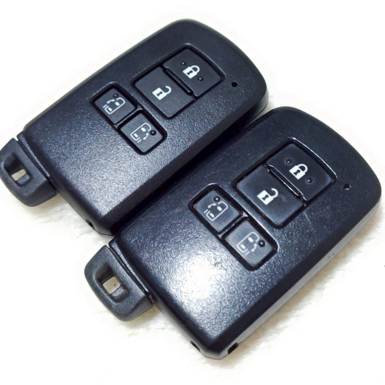 ! ! TOYOTA トヨタ スマートキー キーレス エントリー システム 純正品 5個 セット 4ボタン 3ボタン 両側スライドドア 片側スライドドア スペアキー 鍵付き リモコン セキュリティ ドア ロック 施錠 業販 車 M37268jY BRIGHTFACE_UK