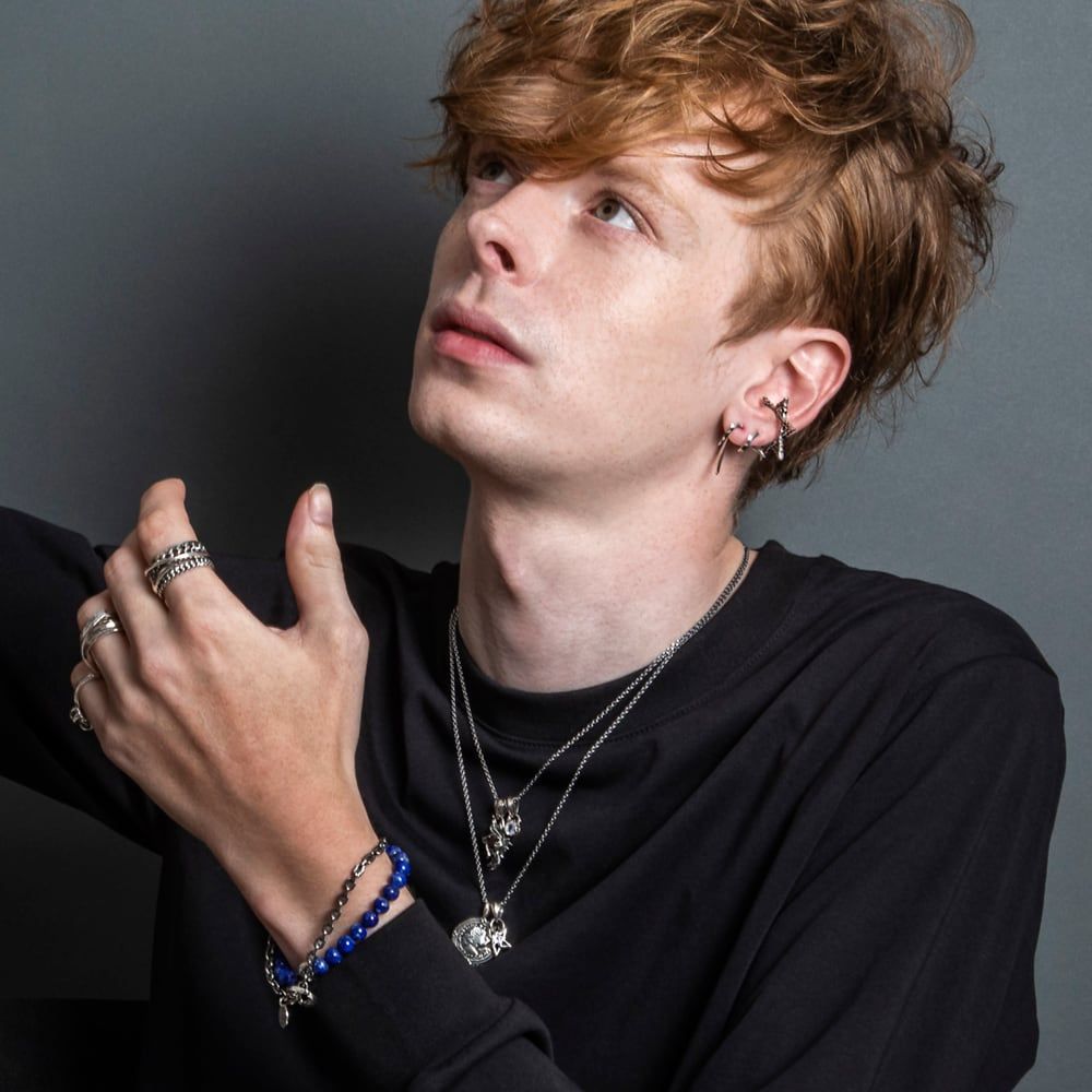 スクリューピアス