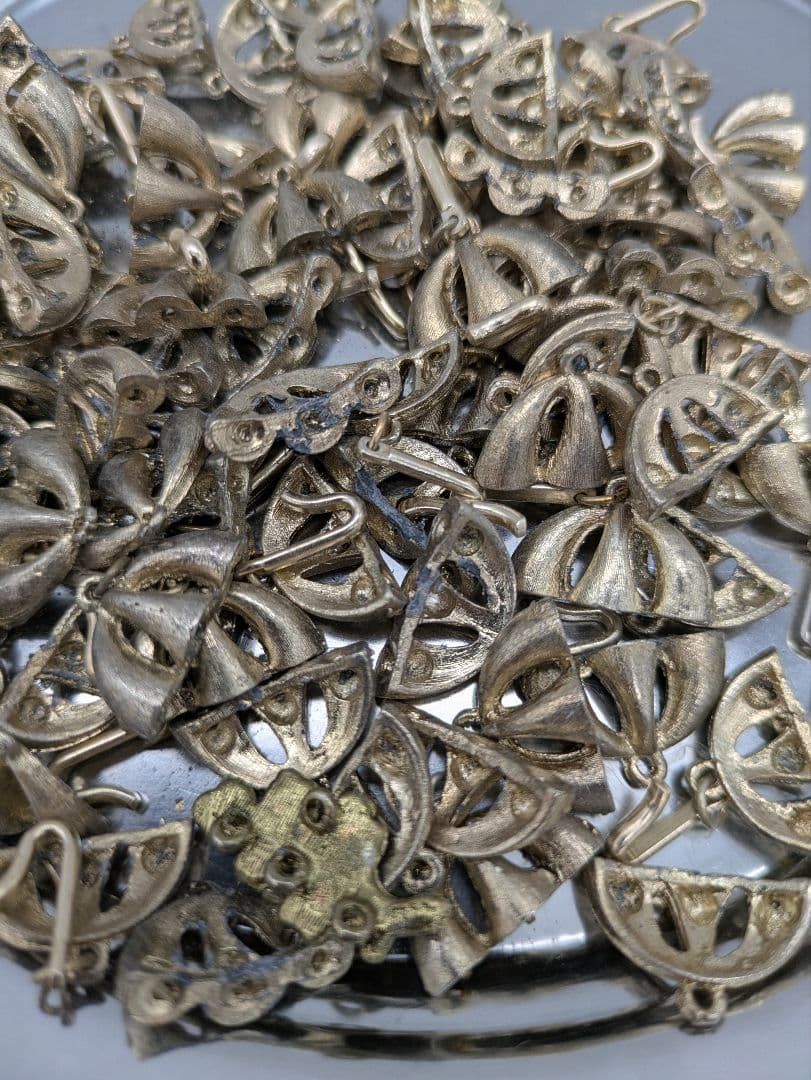 【希少品】ハンドメイドチャーム 傘　昭和30年代　アクセサリ金具　真鍮　日本製