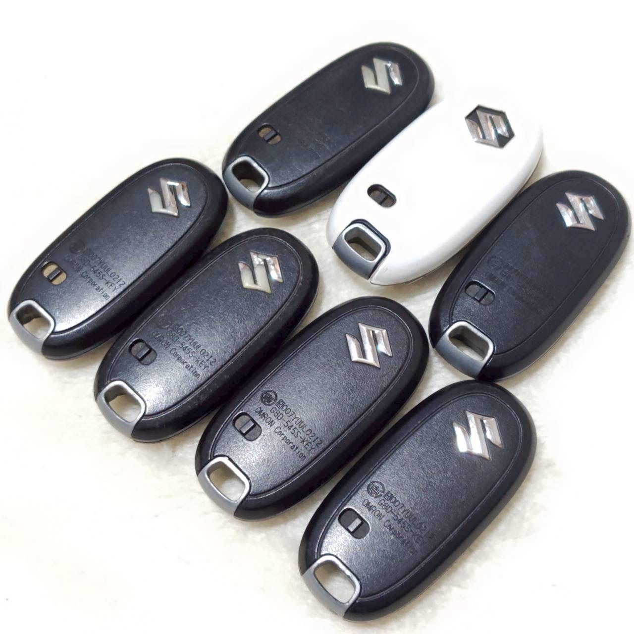 まとめ売り! ! SUZUKI スズキ スマートキー キーレス エントリー システム 純正品 7個 セット 2ボタン スペアキー 鍵付き リモコン セキュリティ ドア ロック 施錠 業販 車 ディーラー 社用車 | M37266jY