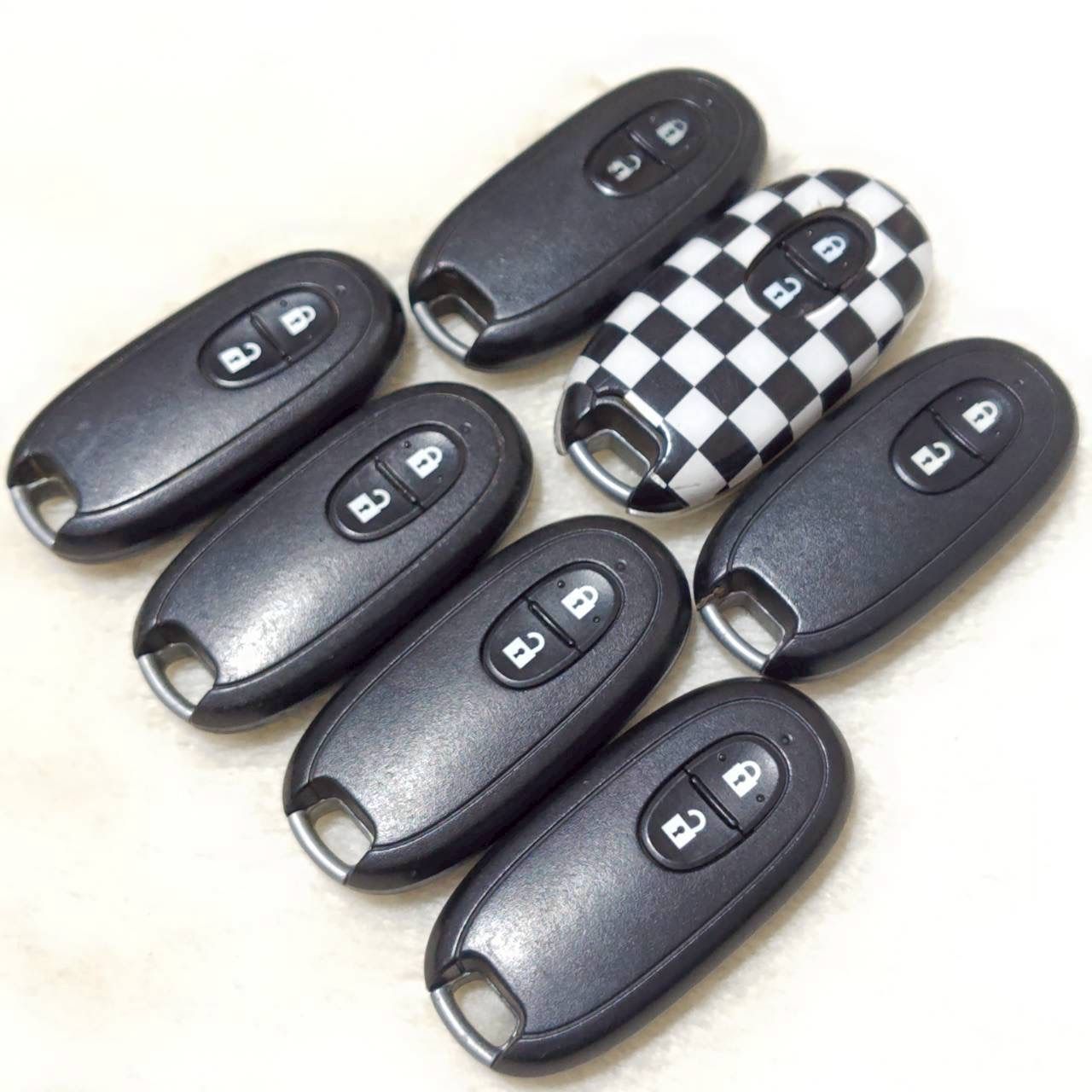 ! ! SUZUKI スズキ スマートキー キーレス エントリー システム 純正品 7個 セット 2ボタン スペアキー 鍵付き リモコン セキュリティ ドア ロック 施錠 業販 車 ディーラー 社用車 M37266jY