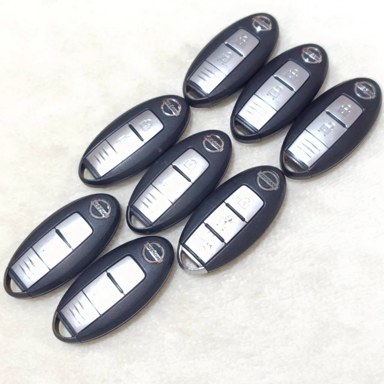 まとめ売り! ! NISSAN ニッサン 日産 スマートキー キーレス エントリー システム 純正品 8個 セット 3ボタン 2ボタン トランク スペアキー 鍵付き リモコン セキュリティ ドア ロック 施錠 業販 車 ディーラー 社用車|M37264jY