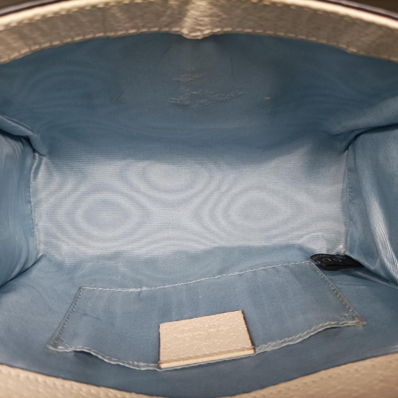 ホワイト レザー