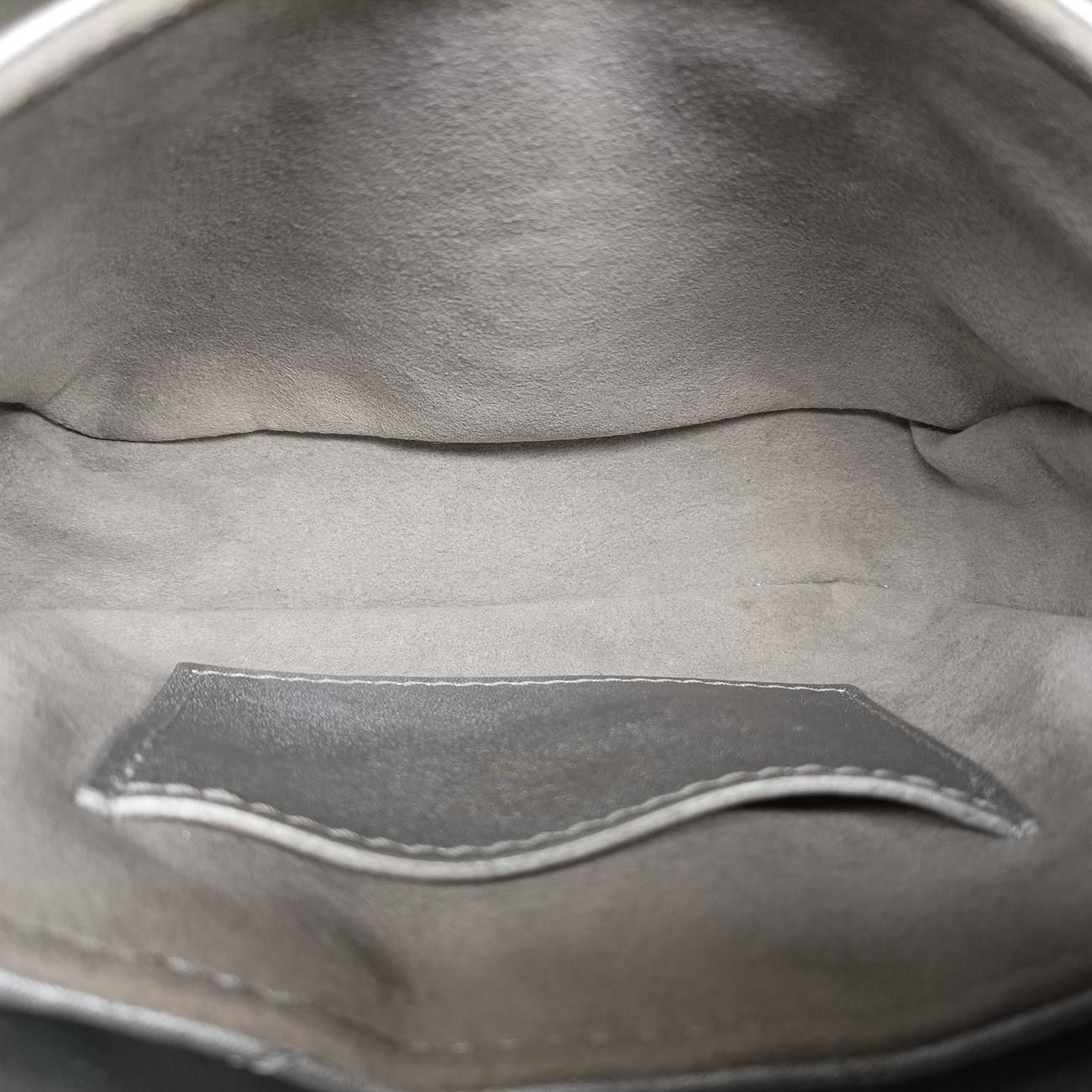 ポシェット シルバー