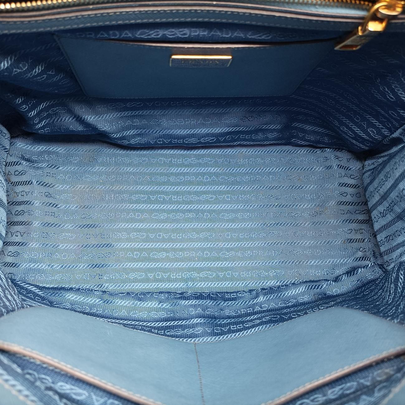 プラダPradaガレリア