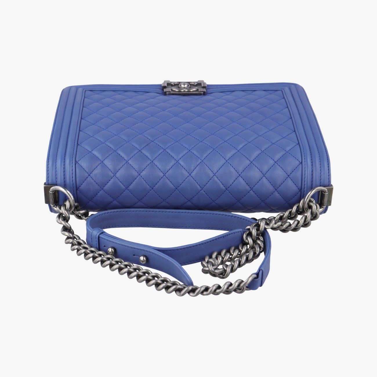 シャネルChanelボーイシャネルブルーラムスキンA6708717953357