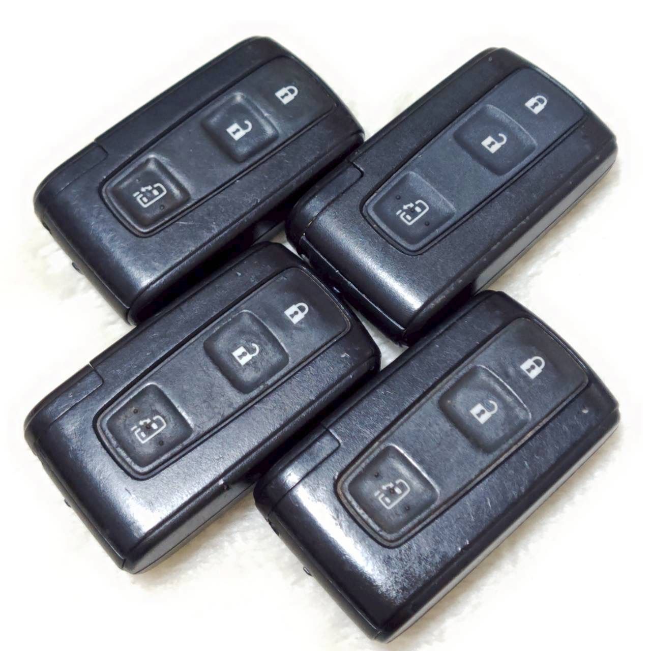 ! ! DAIHATSU ダイハツ スマートキー キーレス エントリー システム 純正品 10個 セット 3ボタン 2ボタン 片側スライドドア スペアキー 鍵付き リモコン セキュリティ ドア ロック 施錠 業販 車 ディーラー M37261jY BRIGHTFACE_UK