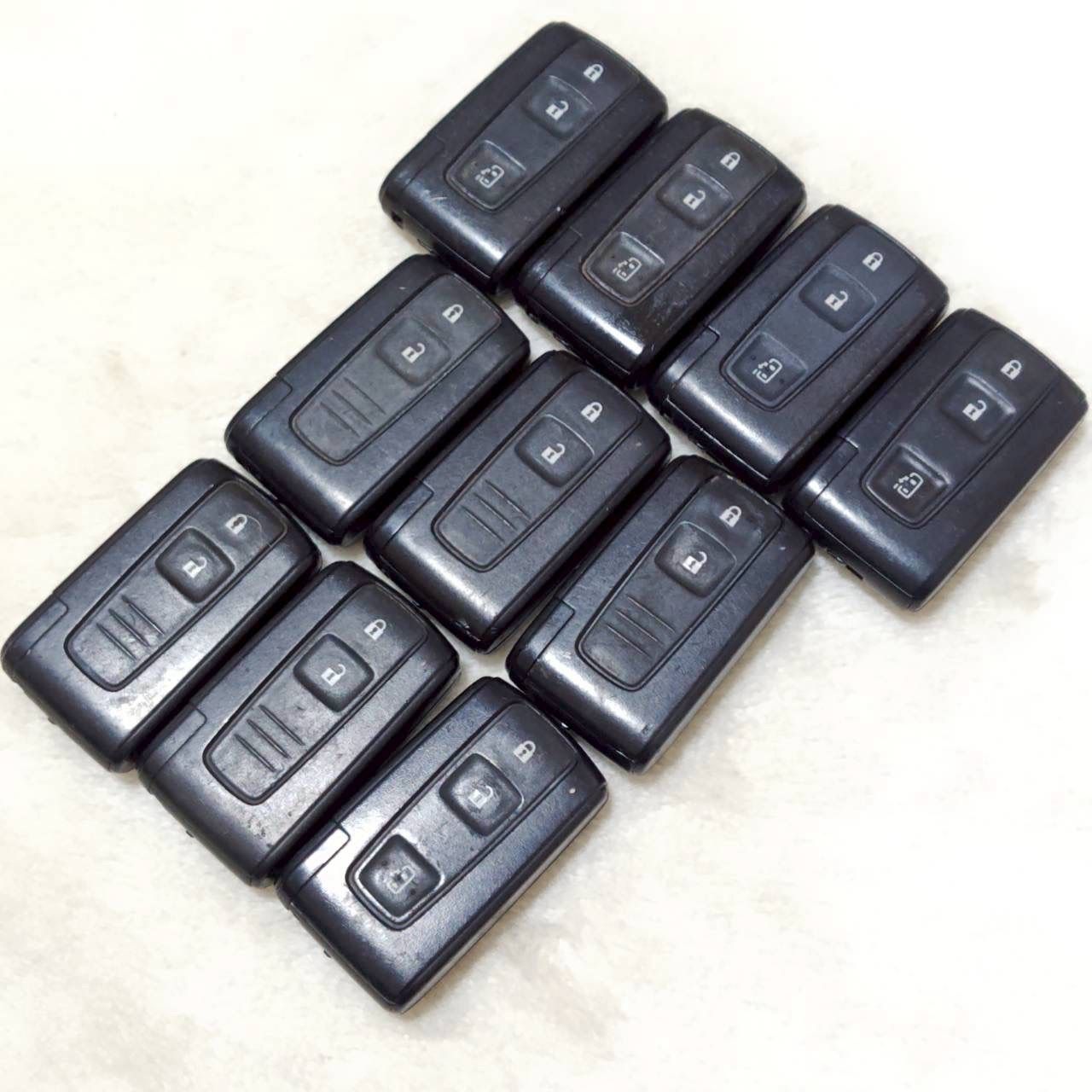 ! ! DAIHATSU ダイハツ スマートキー キーレス エントリー システム 純正品 10個 セット 3ボタン 2ボタン 片側スライドドア スペアキー 鍵付き リモコン セキュリティ ドア ロック 施錠 業販 車 ディーラー M37261jY