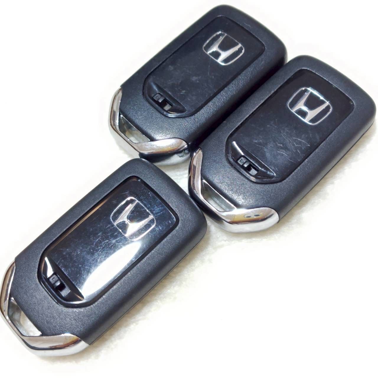 まとめ売り! ! HONDA ホンダ スマートキー キーレス エントリー システム 純正品 3個 セット 4ボタン 2ボタン 両側スライドドア スペアキー 鍵付き リモコン セキュリティ ドア ロック 施錠 業販 車 ディーラー 社用車|M37260jY