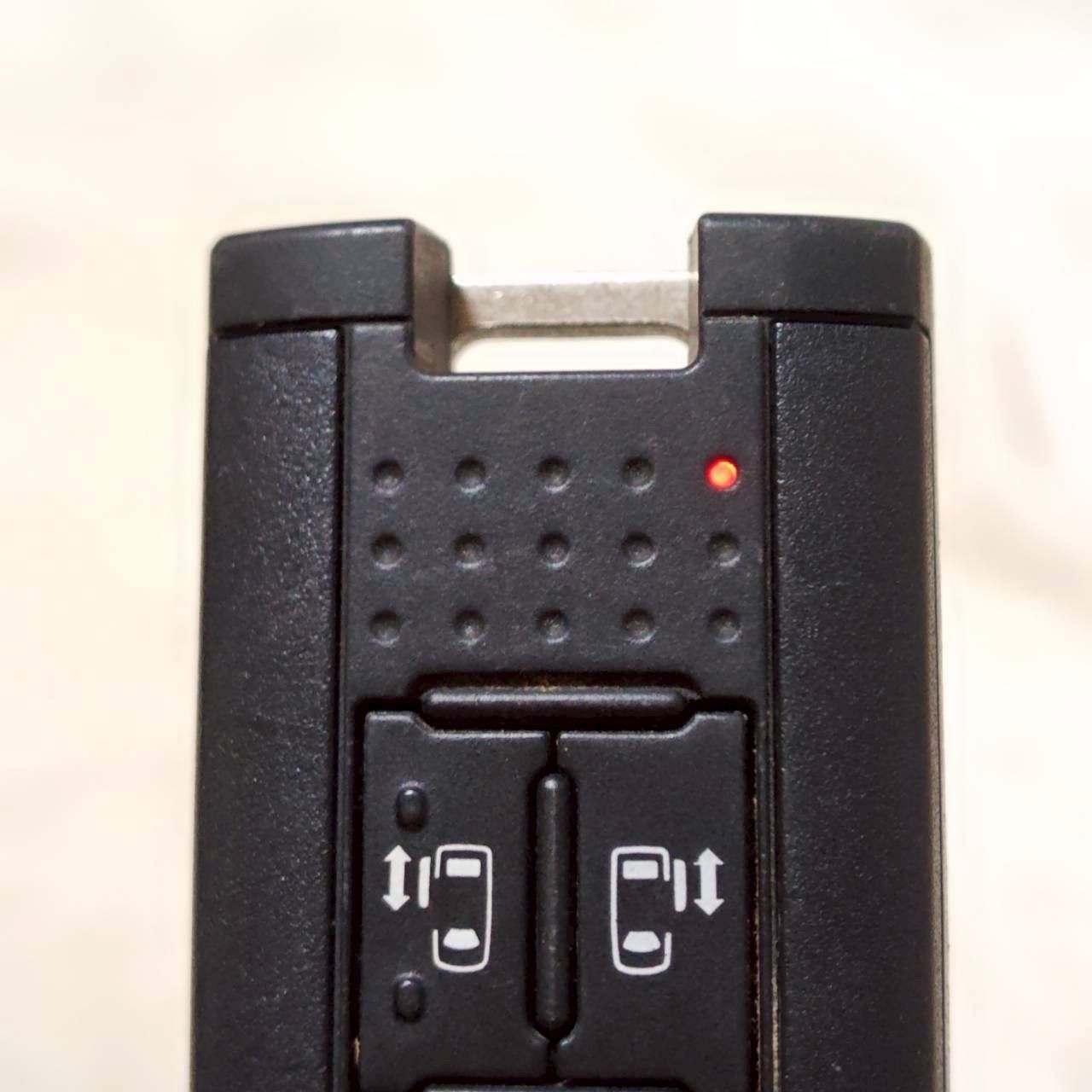 ! ! SUBARU スバル スマートキー キーレス エントリー システム 純正品 4個 セット 4ボタン 3ボタン 2ボタン 両側スライドドア トランク スペアキー 鍵付き リモコン セキュリティ ドア ロック 施錠 業販 車 M37259jY BRIGHTFACE_UK