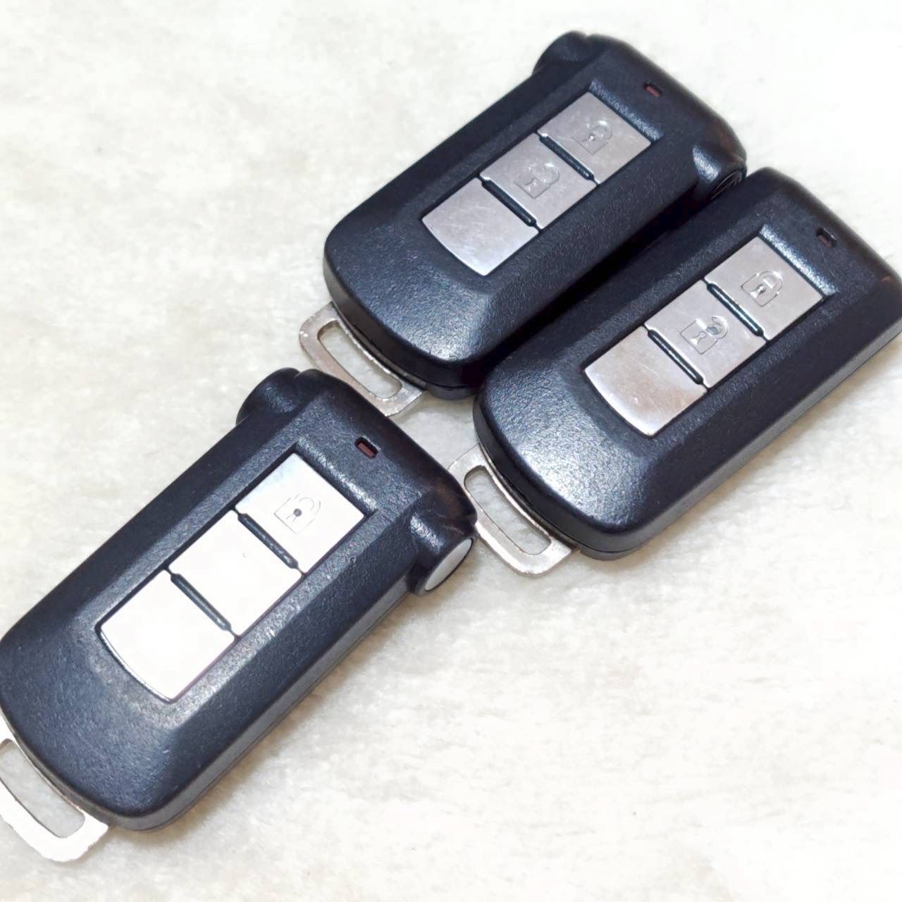 ! ! MITSUBISHI ミツビシ 三菱 スマートキー キーレス エントリー システム 純正品 5個 セット 3ボタン 2ボタン トランク スペアキー 鍵付き リモコン セキュリティ ドア ロック 施錠 業販 車 ディーラー M37256jY BRIGHTFACE_UK