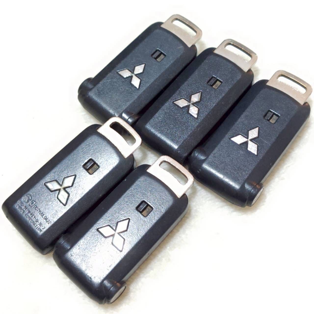 まとめ売り! ! MITSUBISHI ミツビシ 三菱 スマートキー キーレス エントリー システム 純正品 5個 セット 3ボタン 2ボタン トランク スペアキー 鍵付き リモコン セキュリティ ドア ロック 施錠 業販 車 ディーラー|M37256jY