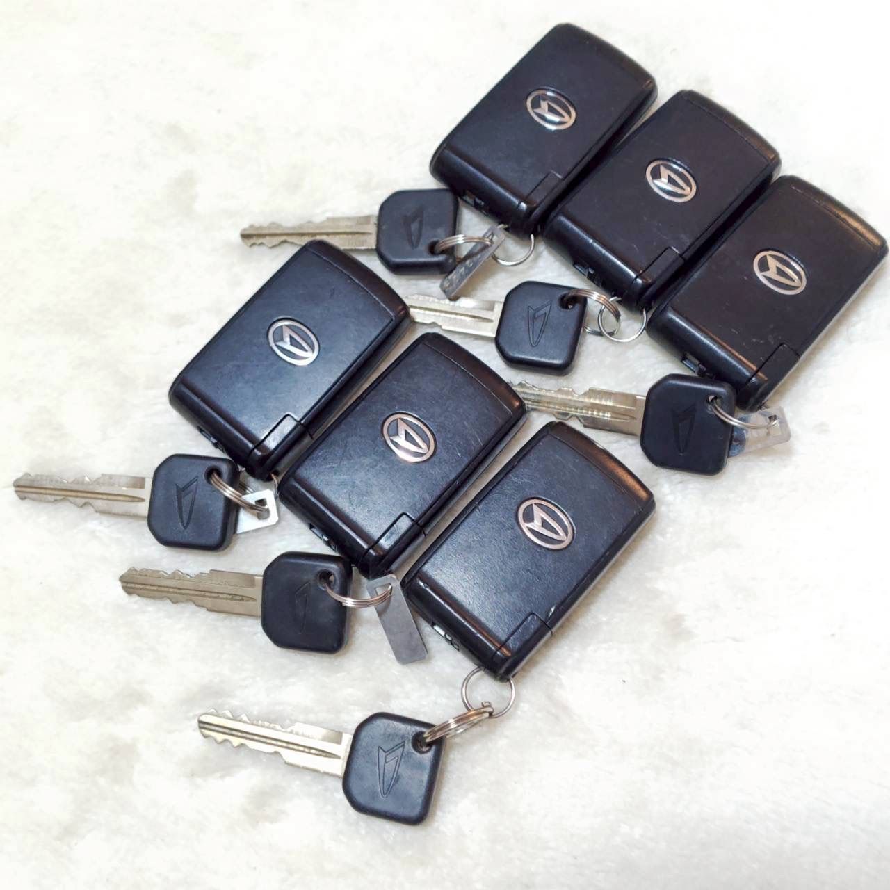 まとめ売り! ! DAIHATSU ダイハツ スマートキー キーレス エントリー システム 純正品 6個 セット 3ボタン 2ボタン 片側スライドドア スペアキー 鍵付き リモコン セキュリティ ドア ロック 施錠 業販 車 ディーラー|M37253jY