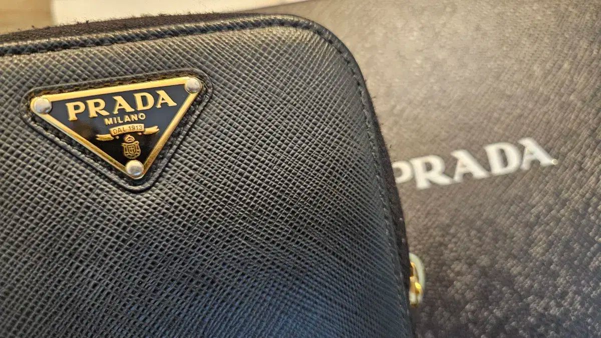 PRADA プラダ サフィアーノ 携帯ホルダー ミニバッグ ブラック フルセット