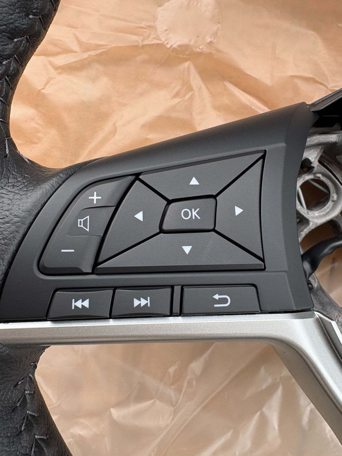 ルークス|デイズ ステアリングホイール