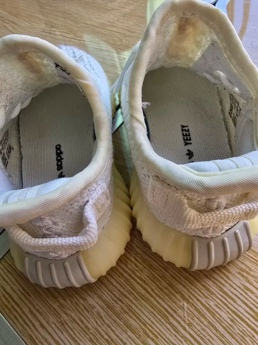 アディダス イージーブースト 350 v 2 インファント クリームホワイト 140 mm