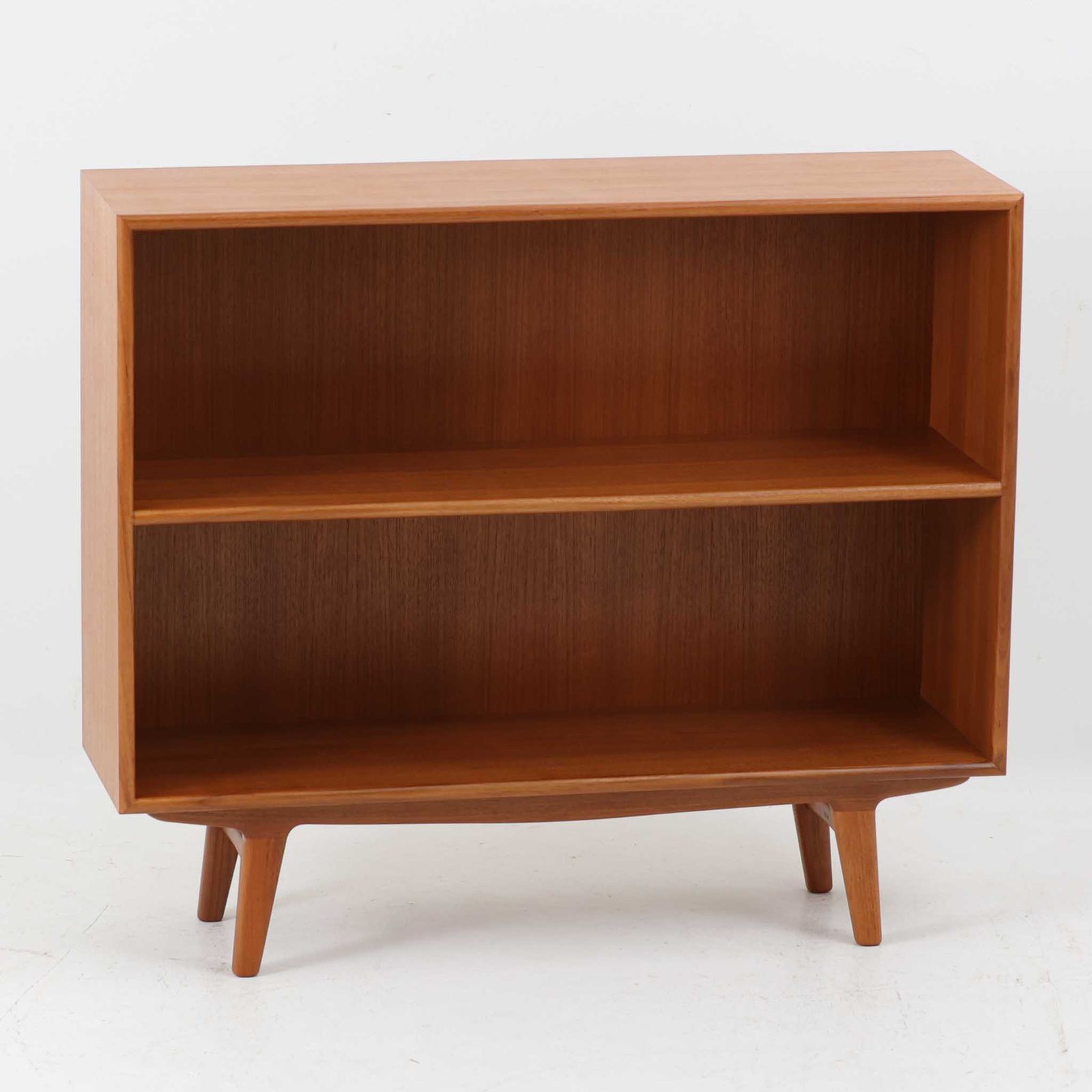 ローブックシェルフ