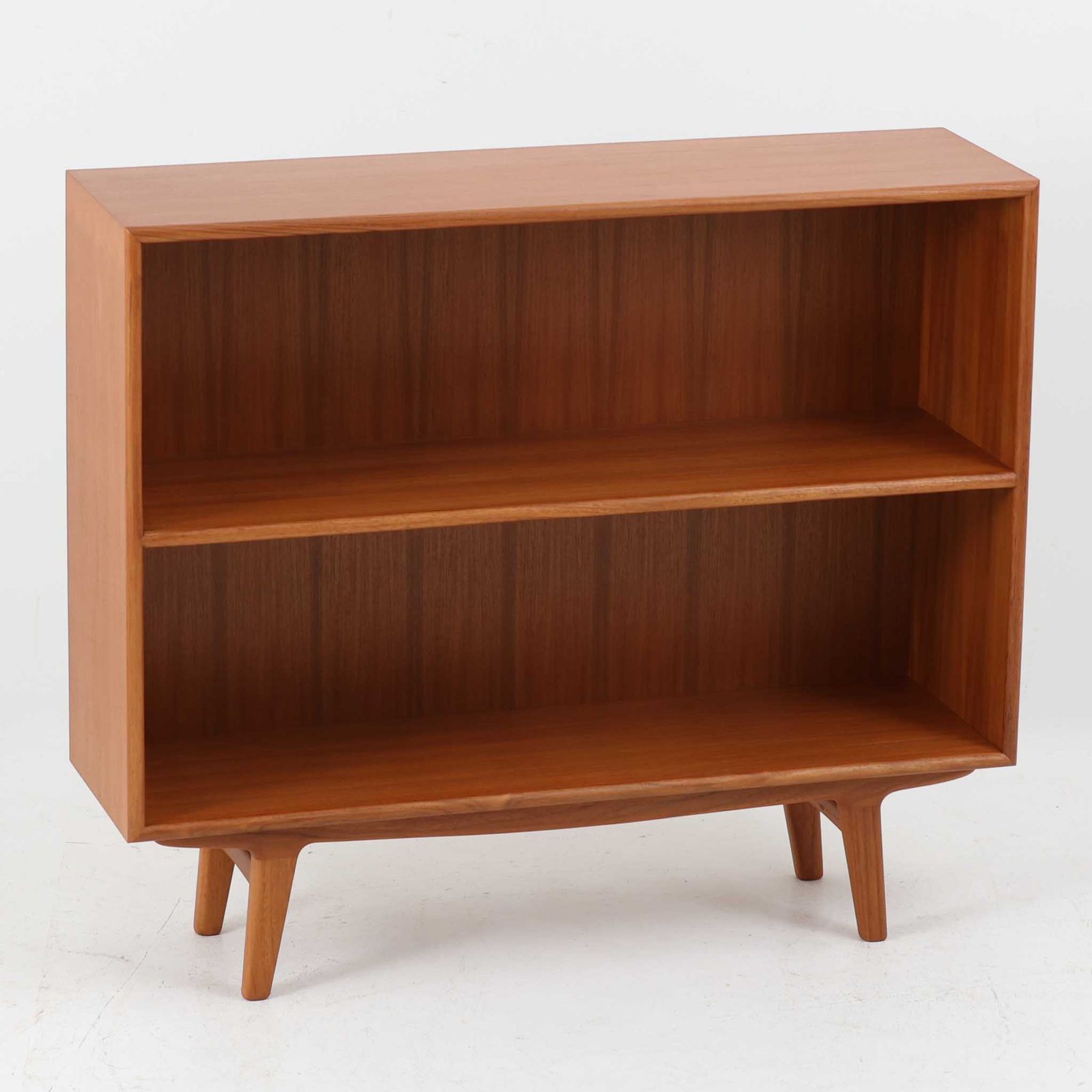 ローブックシェルフ