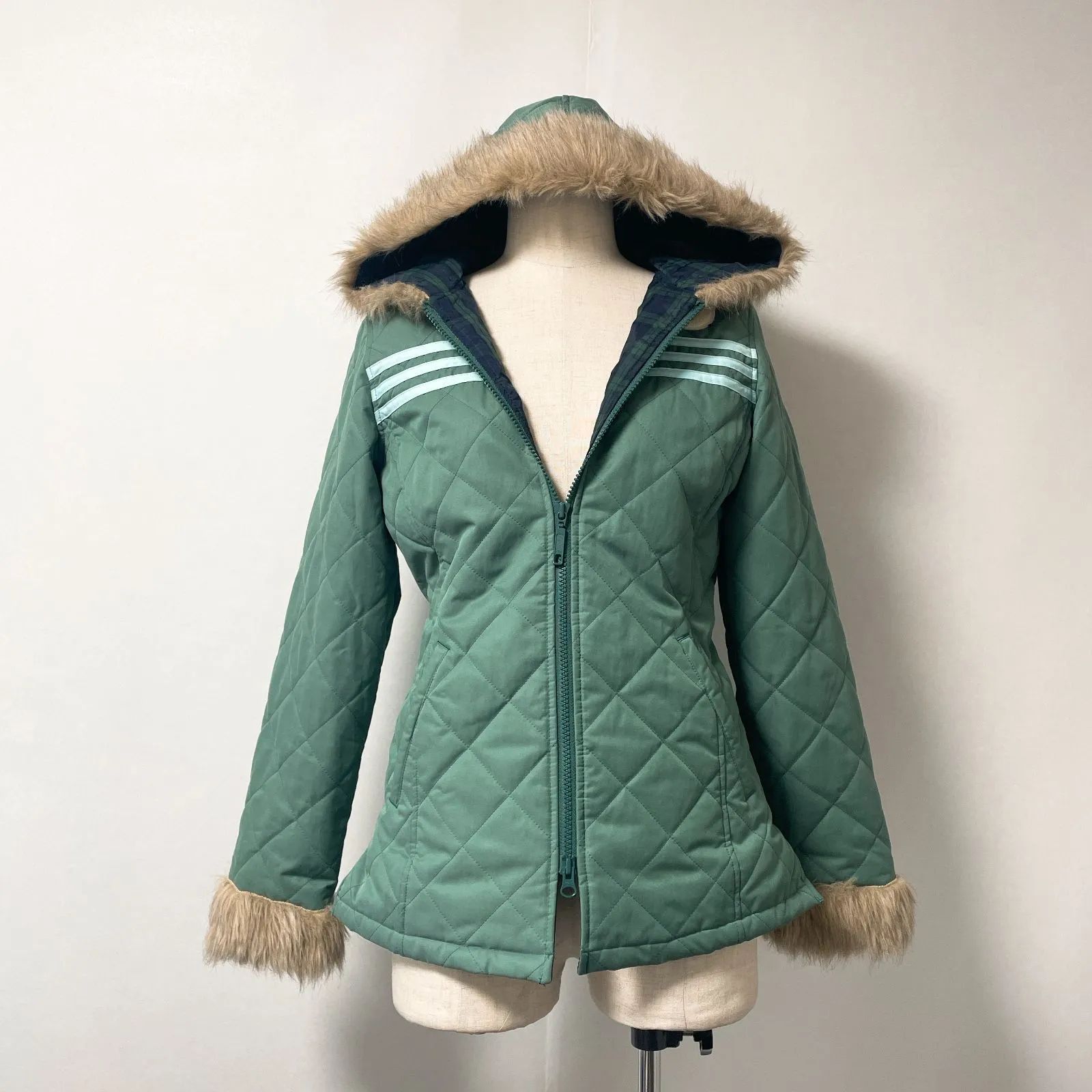 adidas アディダス キルティングコート アウター ファー付き フード キルティング グリーン 緑 中綿 ワッペン 3ライン Mサイズ Y2K 00s 平成 ギャル グランジ Archive