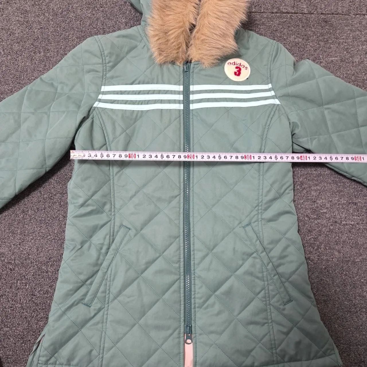 アディダス キルティングコート