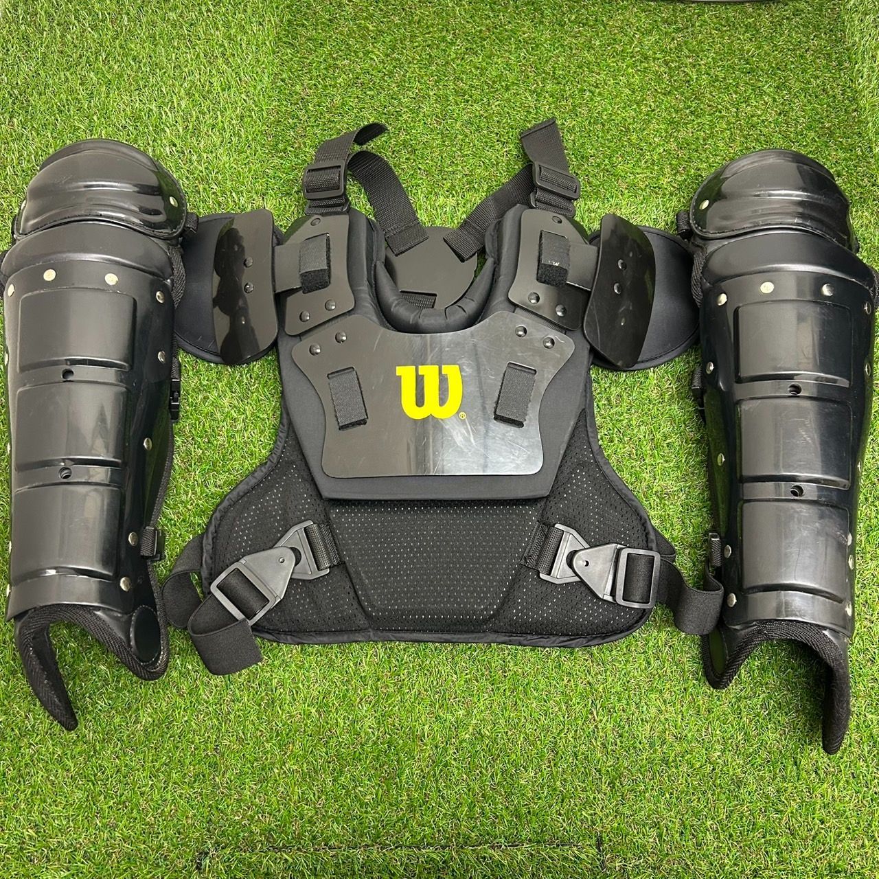 M0871 Wilson 審判用 軟式プロテクター J.U.S 審判用 軟式 レガース 品