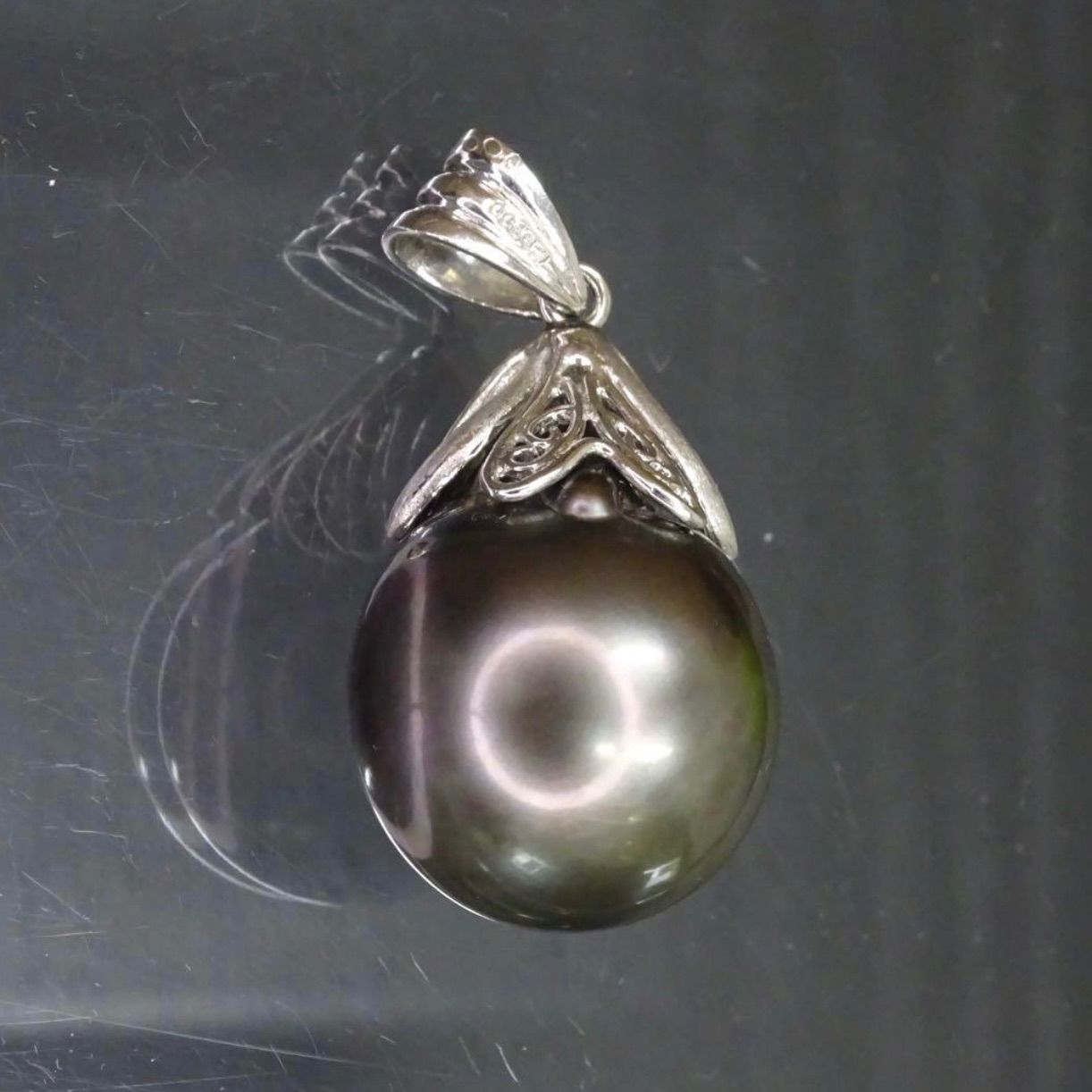 プラチナ pt900 超大粒 黒蝶ブラックパール 本真珠15.5mm 天然 プラチナ pt900 超大粒 黒蝶ブラックパール 本真珠15.5mm 天然