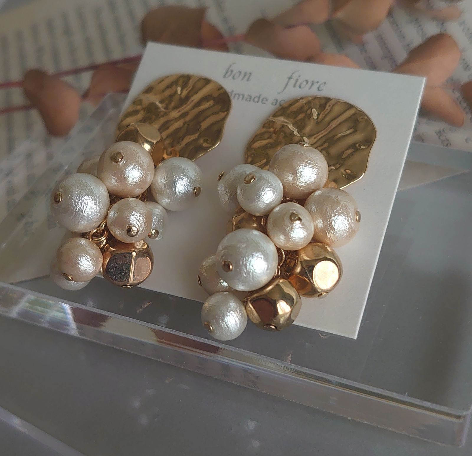 ハンドメイドピアス イヤリング ゴールドプレート×コットンパールの