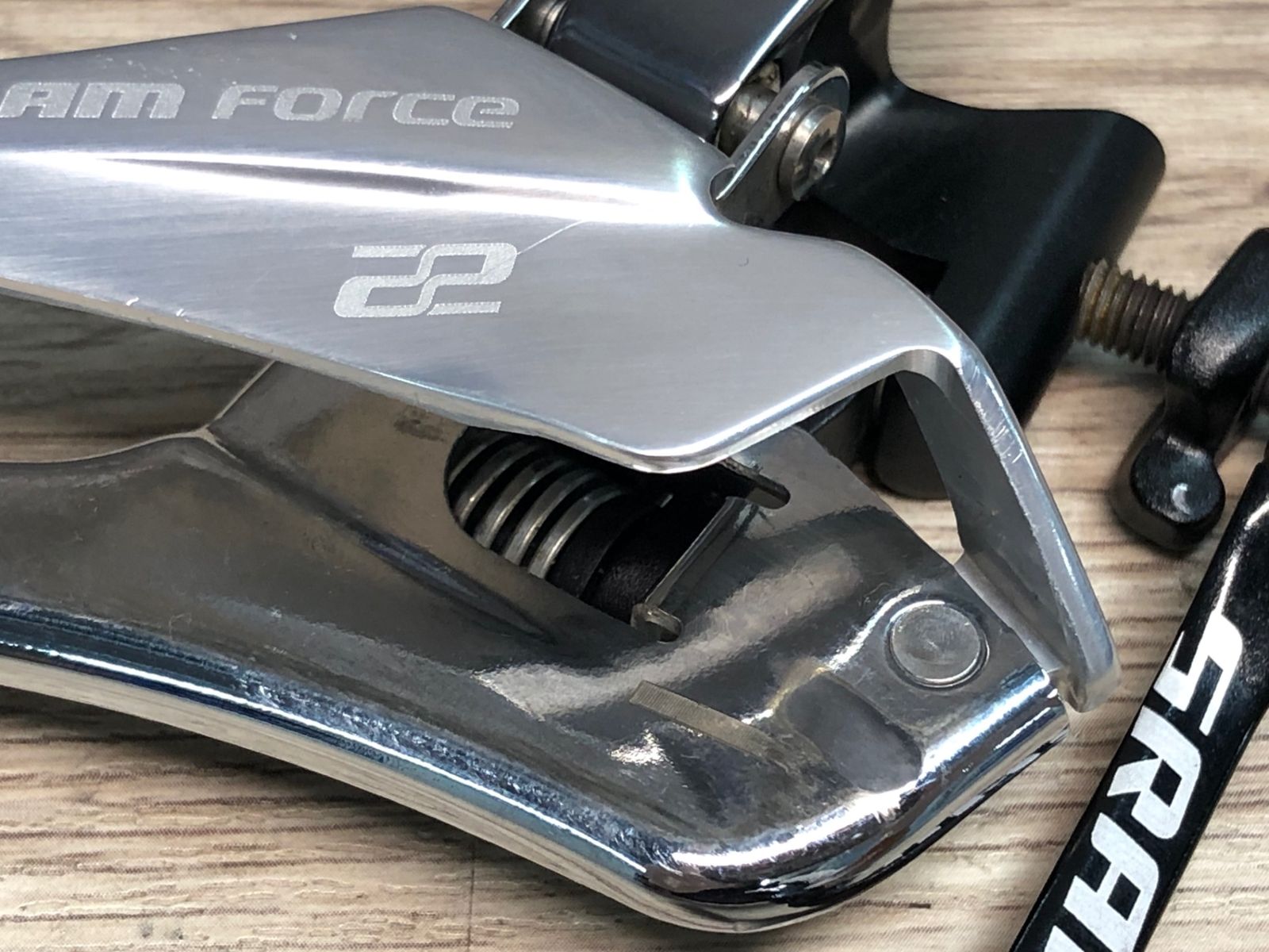 ロードバイクスラムRED22のディレイラーを調整するフロントなのに SRAM