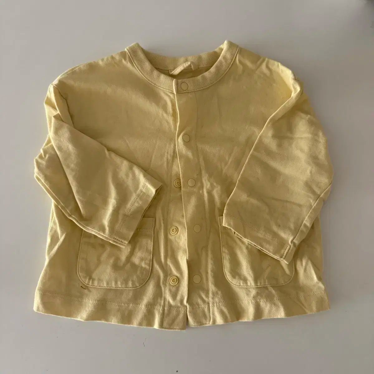 ユニクロ ベイビー カーディガン 出品